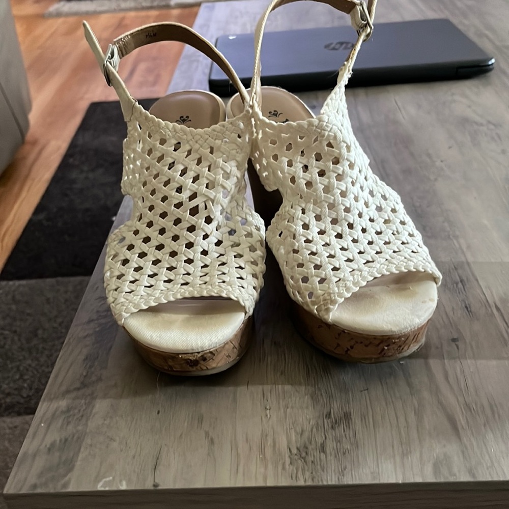 Mudd size 7.5 wedge sandals